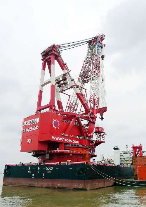 上海振华重工交付4500吨单钩起重船(附图)