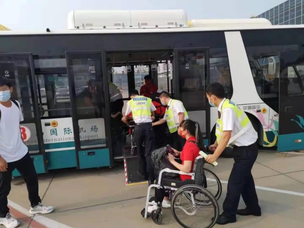 山航为省残疾人运动员提供全方位无障碍服务